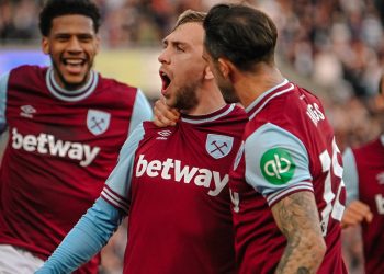 Wasteful Manchester United Hammered by West Ham, as Arsenal Denied Victory by Mohamed Salah