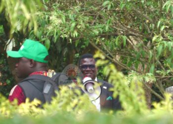 Mao Reportedly Locked Out of DP Tent, Addresses Delegates Using Megaphone from Afar