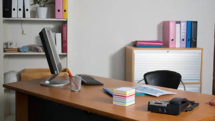 The Unsung Burden of HR Managers in Troubled Workplaces