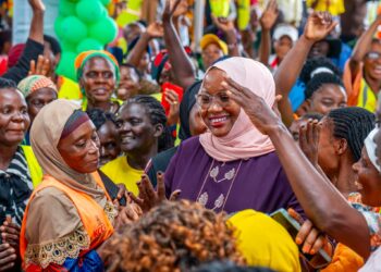 Buzeki summons town clerks over delayed pay for KCCA road cleaners