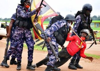 Uganda bans live broadcast of riots and warns media on election results