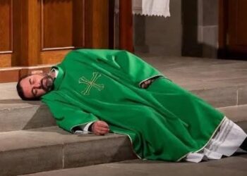 Catholic Priest Dies During Holy Mass