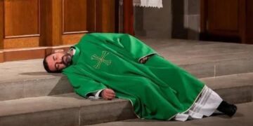 Catholic Priest Dies During Holy Mass