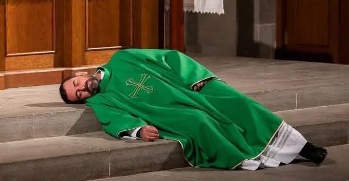 Catholic Priest Dies During Holy Mass