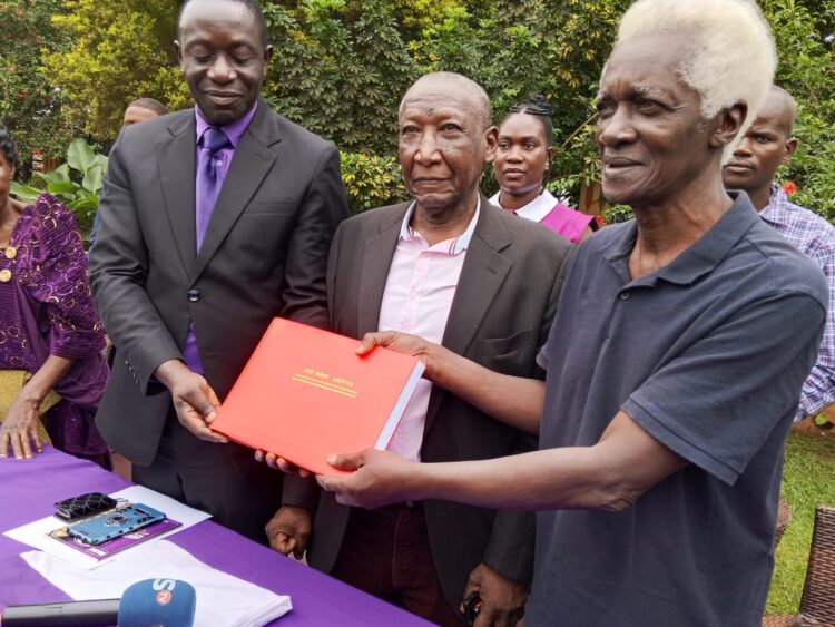 CP Launches ‘Red Book’ on Rights Violations