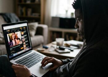 Govt raises alarm over rising porn, moral decay among youth